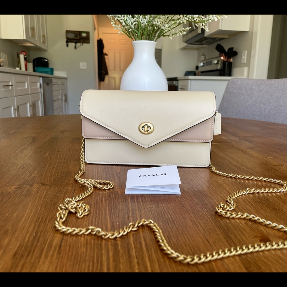 Coach crossbody. Chain strap.
